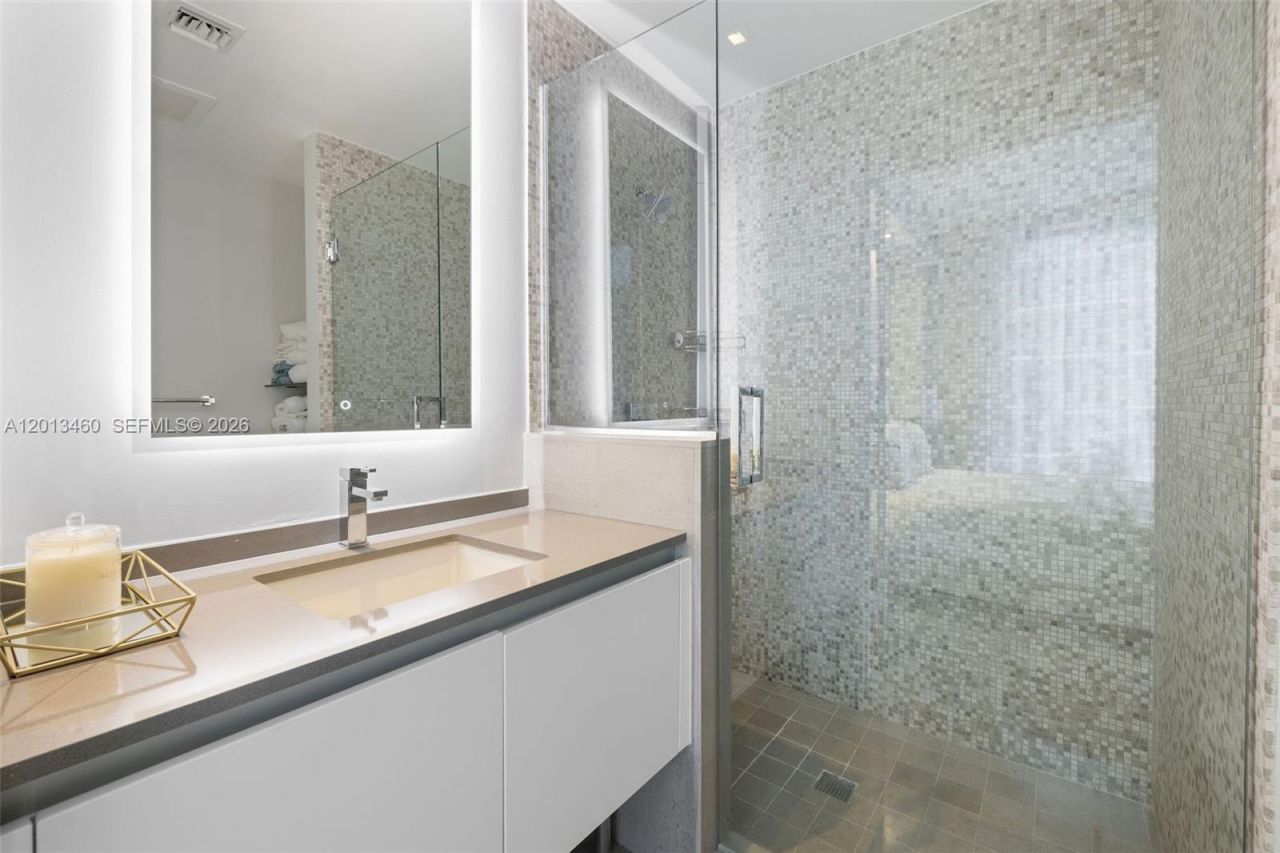 88 SW 7th St , Unit 1201, Miami, FL 33130 Photo