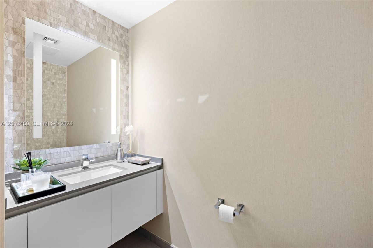 88 SW 7th St , Unit 1201, Miami, FL 33130 Photo