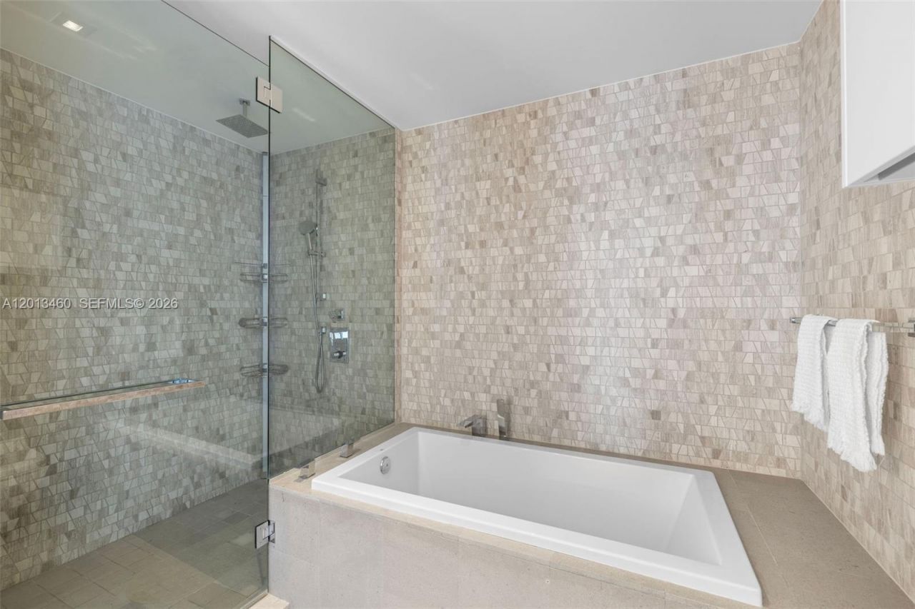 88 SW 7th St , Unit 1201, Miami, FL 33130 Photo