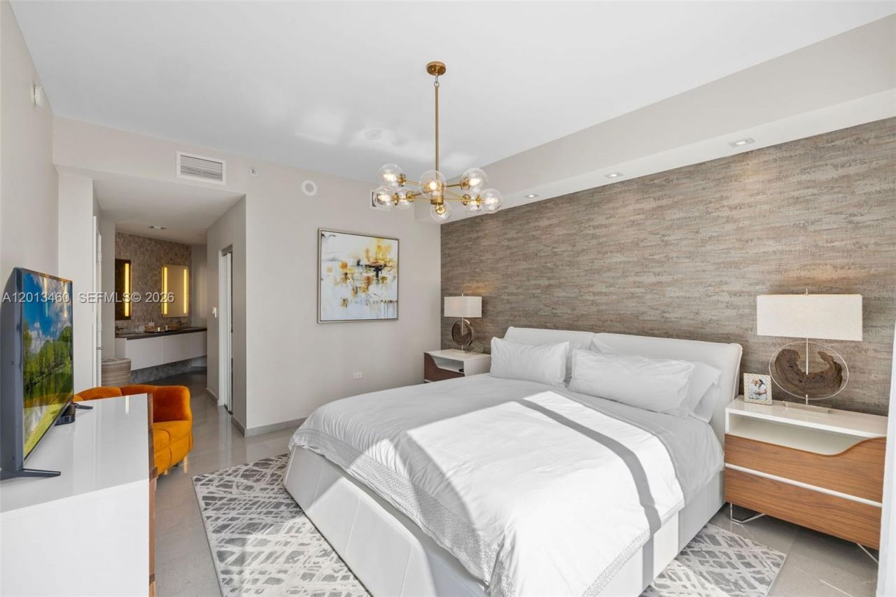 88 SW 7th St , Unit 1201, Miami, FL 33130 Photo