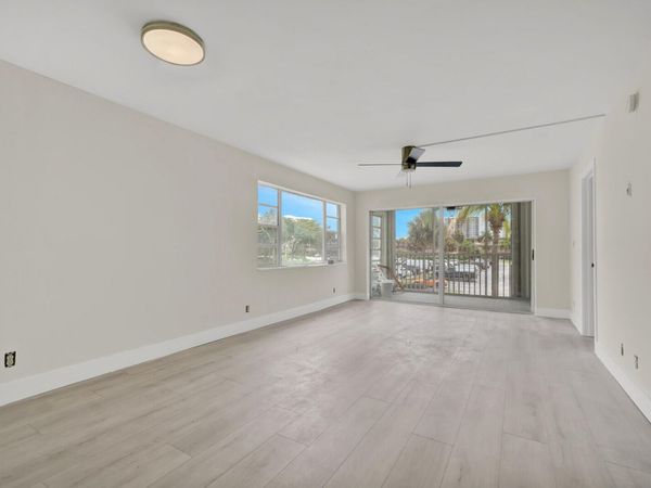 3201 NE 8th Street, Unit 206, Pompano Beach, FL 33062