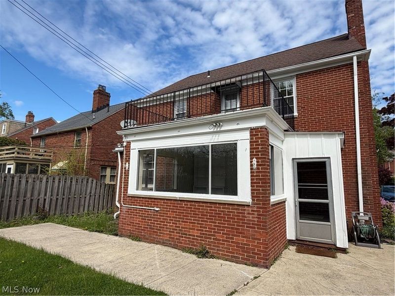 2304 Glendon Road, University Heights, OH 44118 Photo 3