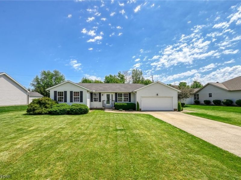 5950 Kentview Avenue NW, North Canton, OH 44720 Photo 2