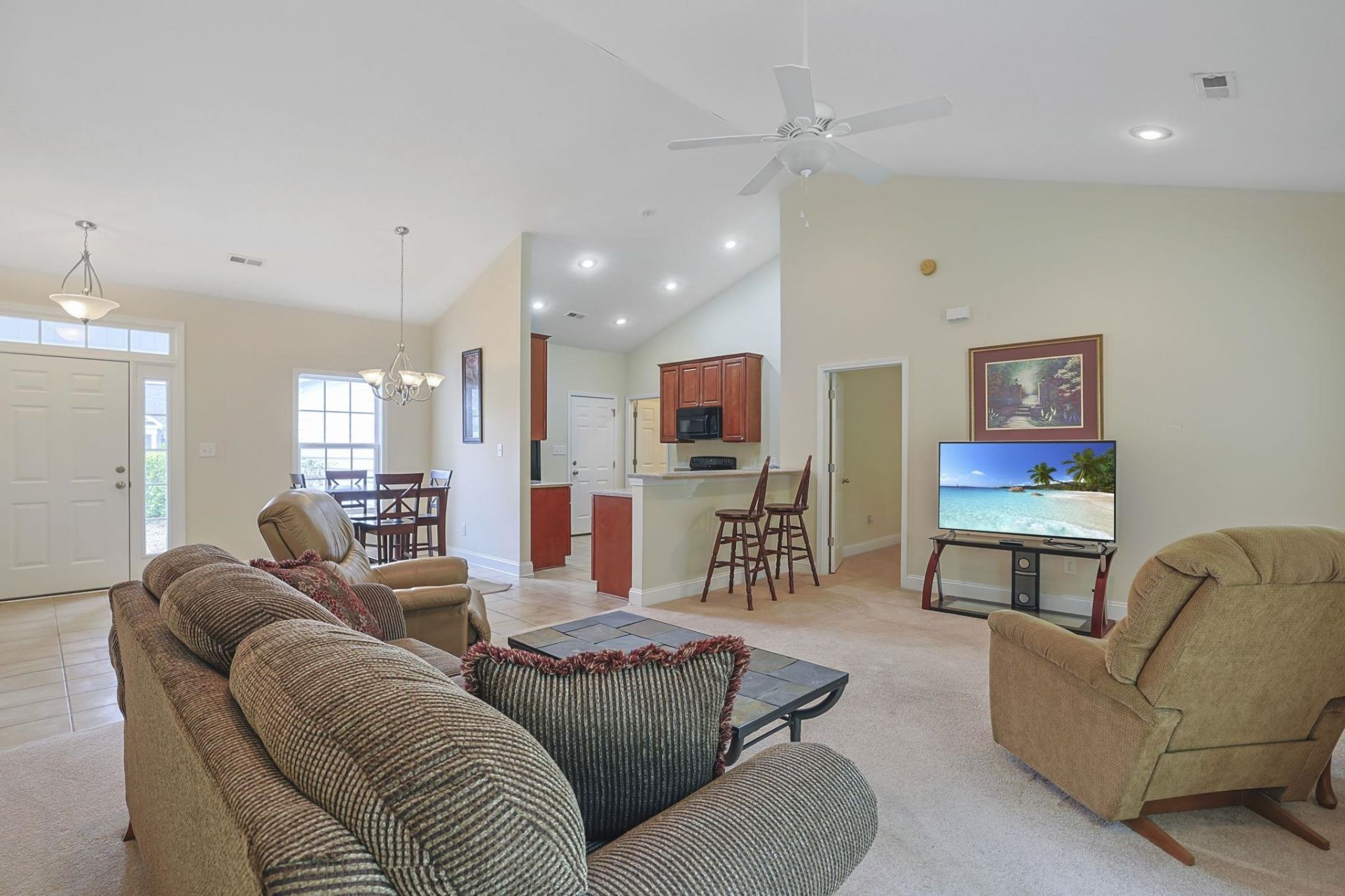 1104 Marley St. Photo 2