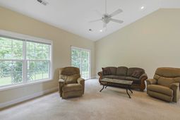 1104 Marley St. photo 4
