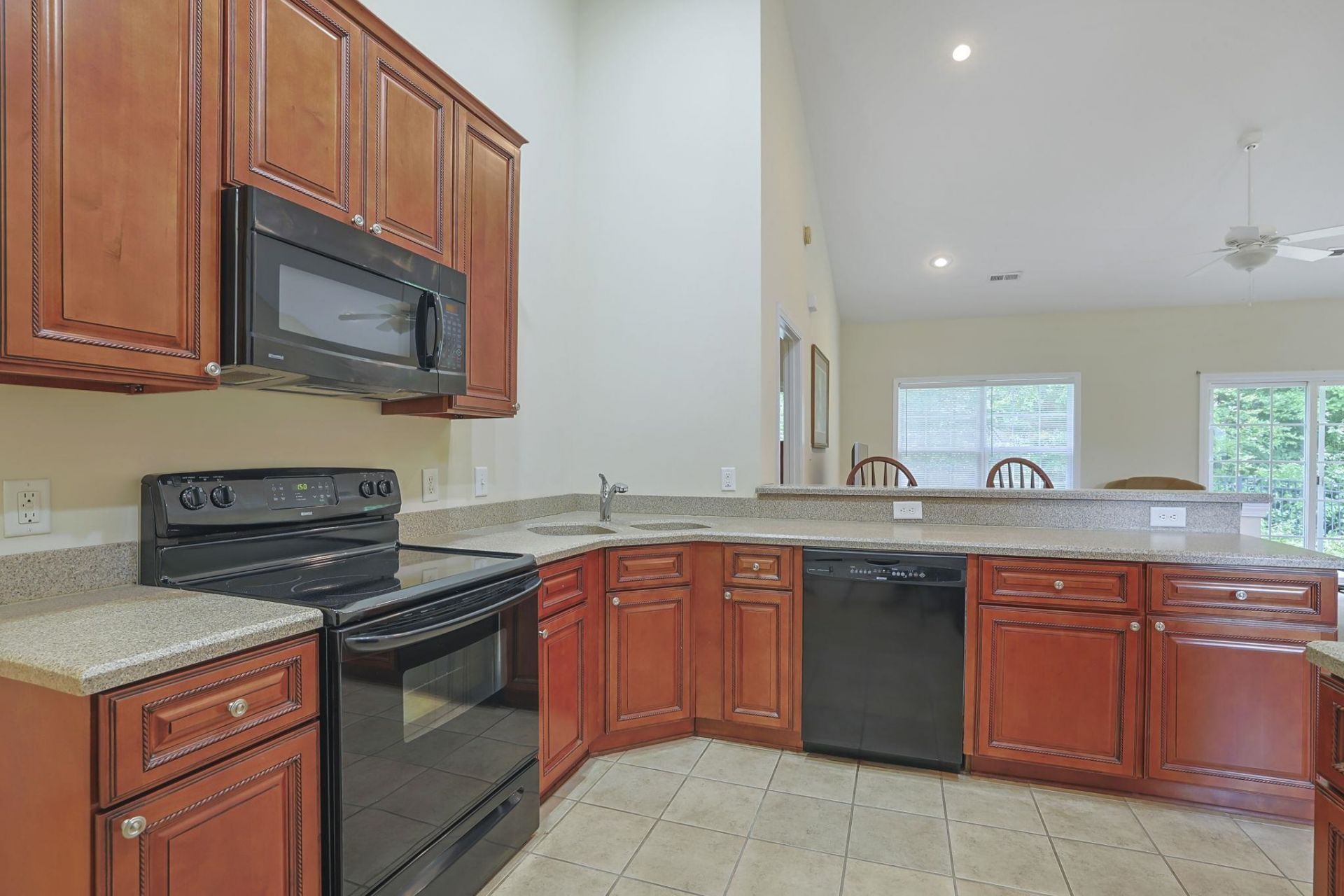 1104 Marley St. Photo 6
