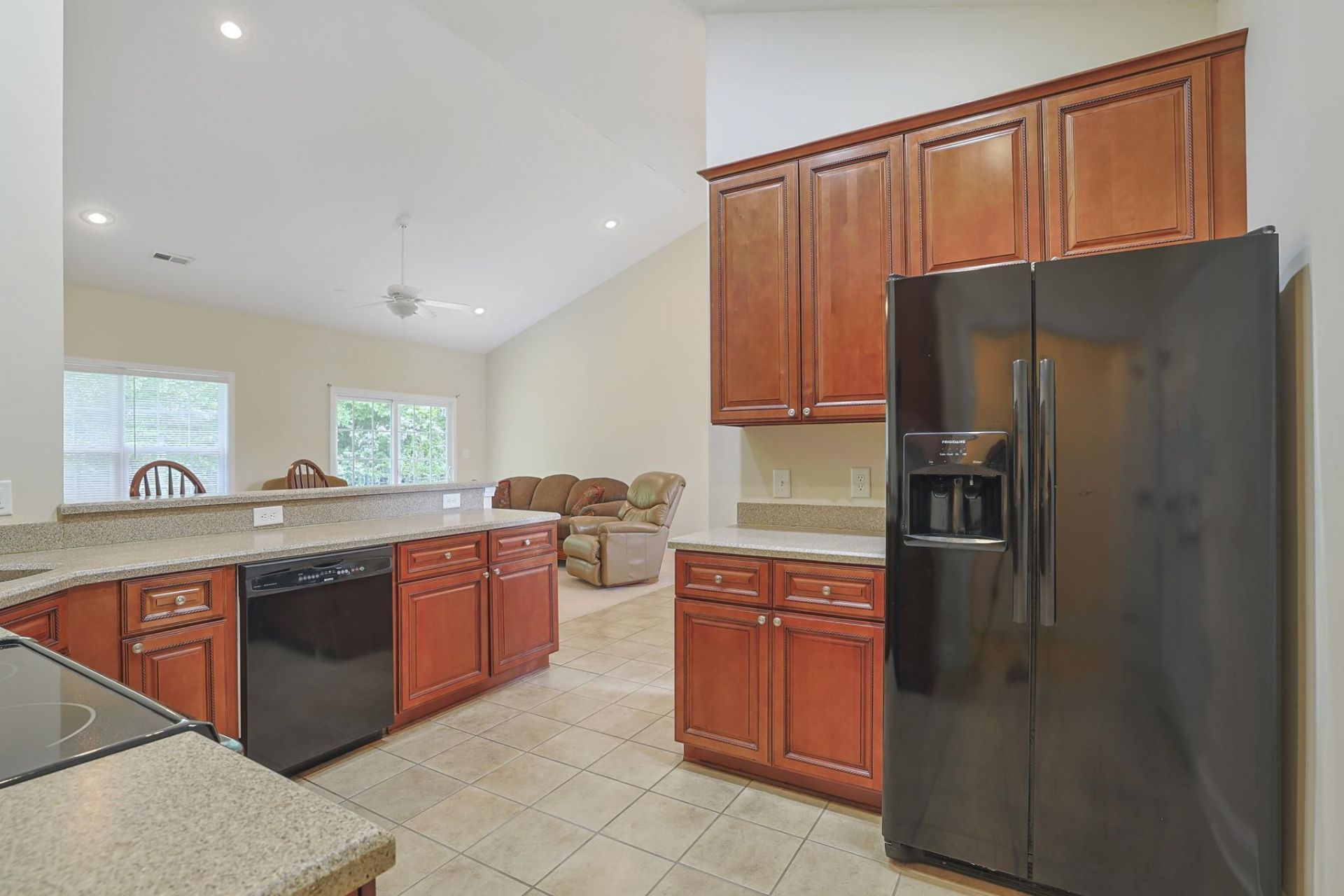 1104 Marley St. Photo 7