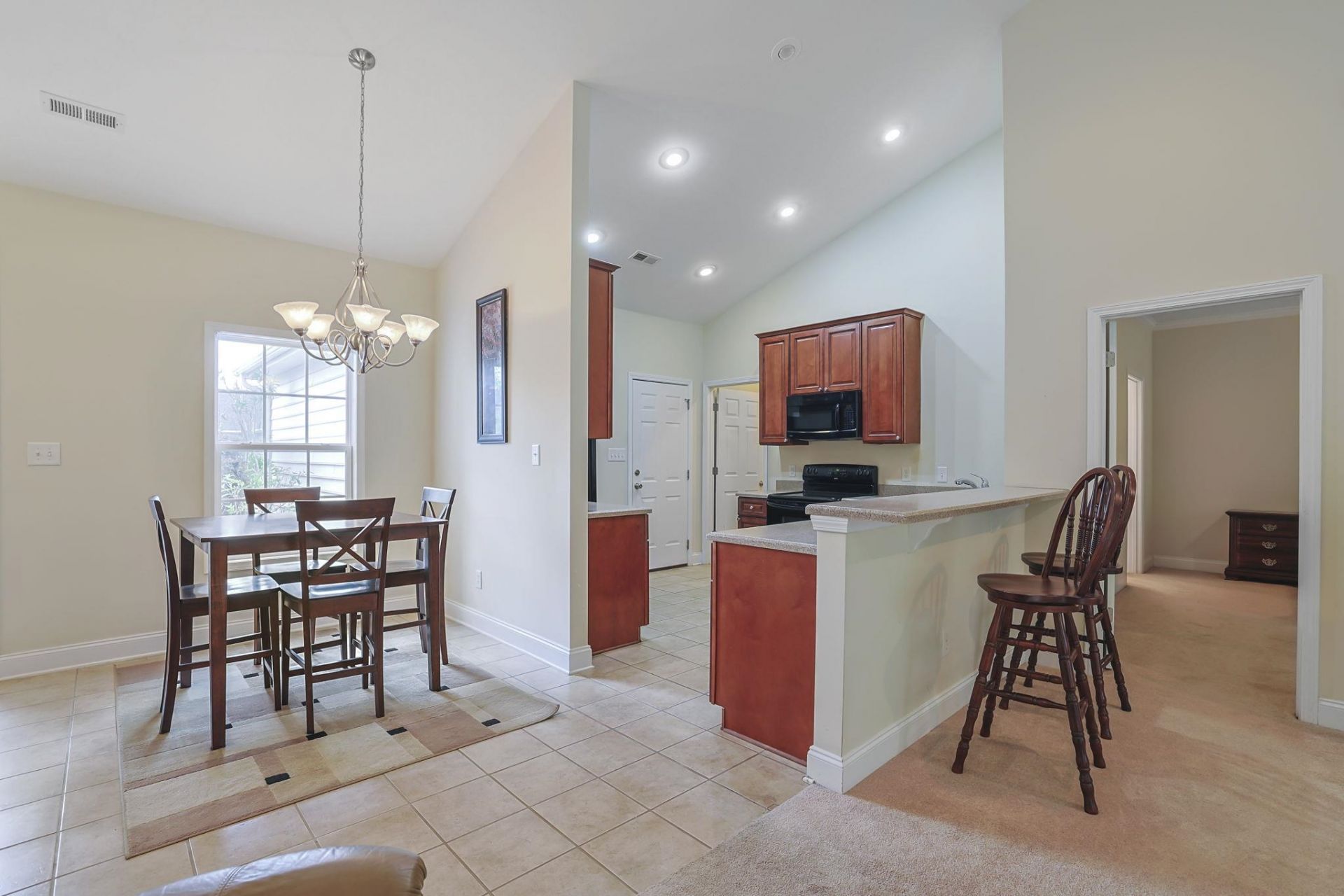 1104 Marley St. Photo 9