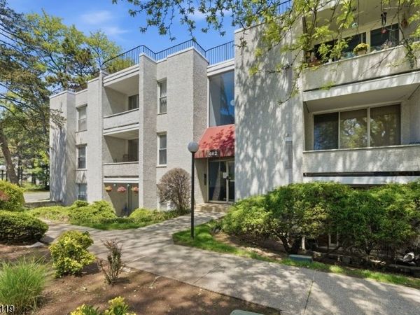 462 River Rd, Nutley, NJ 07110