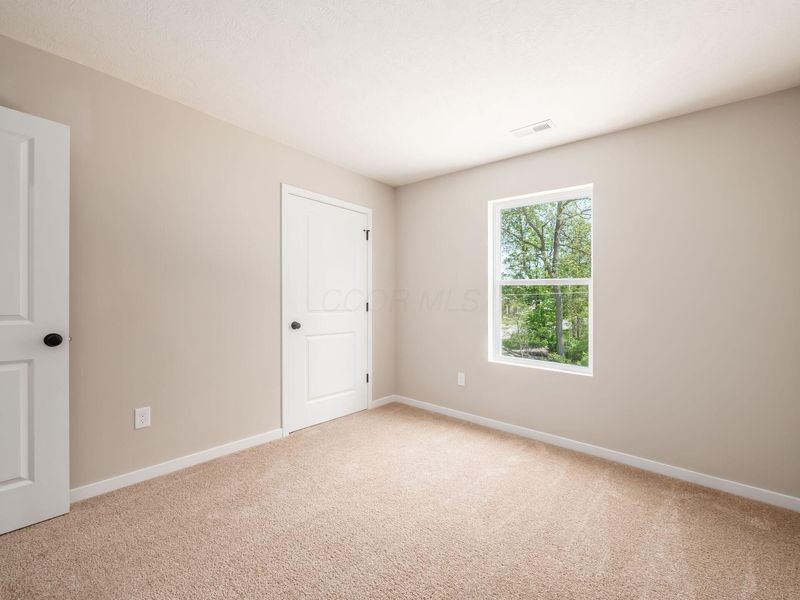 318 Postle Boulevard, Columbus, OH 43228 Photo 33