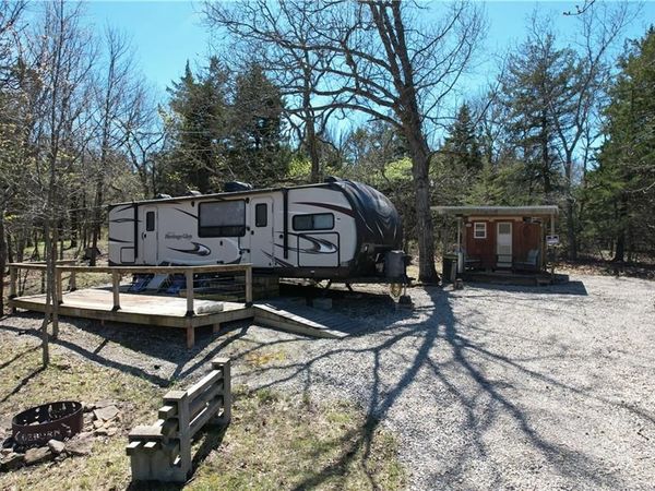 101 W Raintree Ridge, Mound City, KS 66056