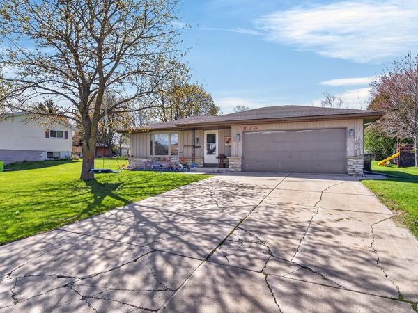823 Tyler ROAD, Howards Grove, WI 53083