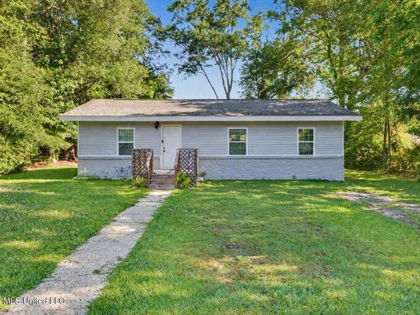 16098 Crestview Drive, Gulfport, MS 39503