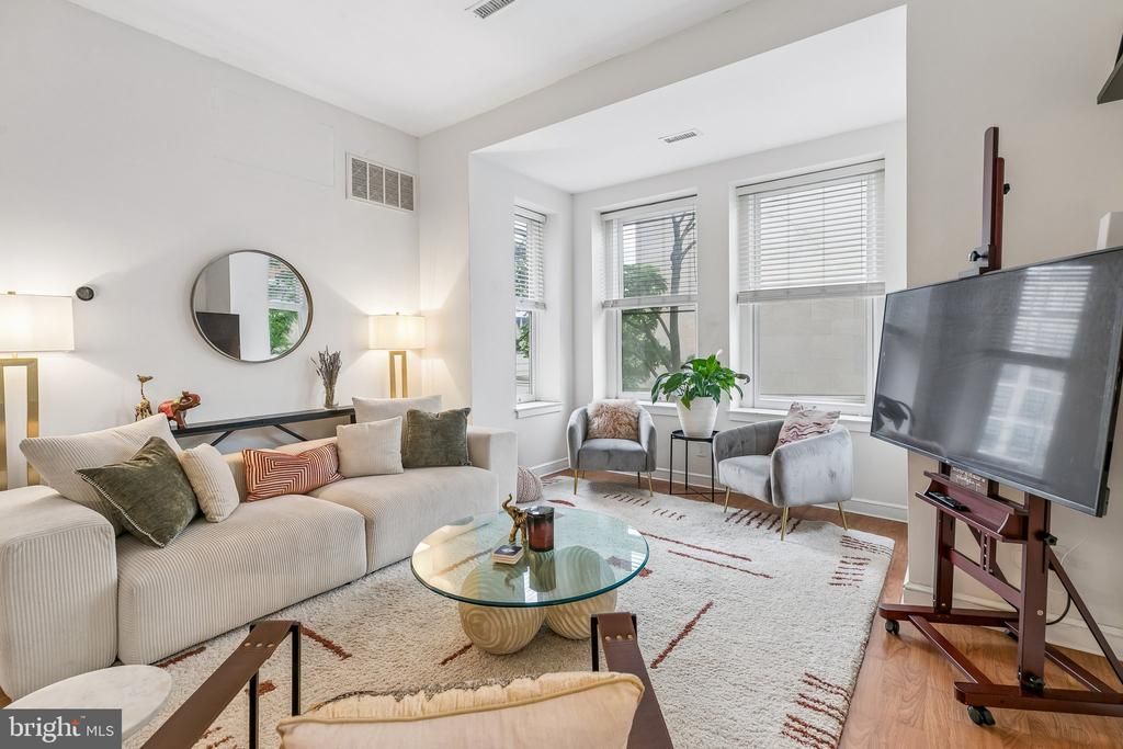 1500 Green Street, Unit 2, Philadelphia, PA 19130 Main Photo