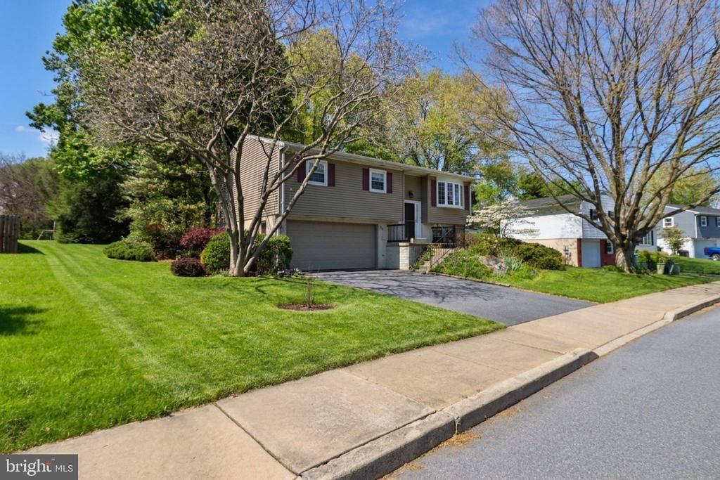 34 S OAK STREET , LITITZ, PA 17543