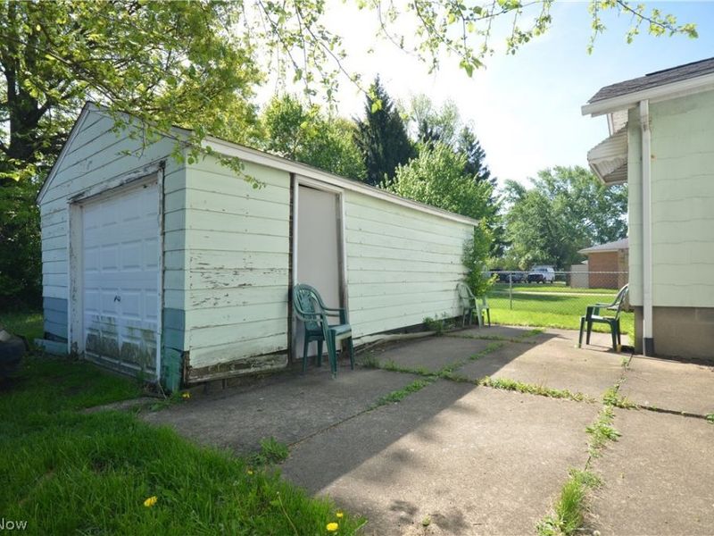 581 Baldwin Road, Akron, OH 44312 Photo 5