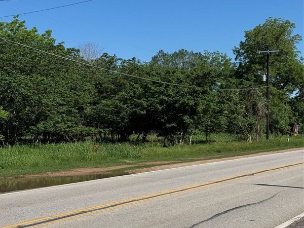 600 Gazley ST, Smithville, TX 78957