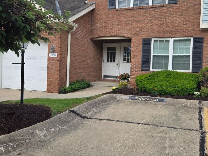 5149 Carriage Hill, Unit 207, Green Township, OH 45248 Photo 2