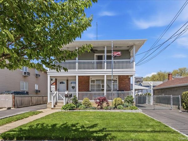 9 Raisig Avenue, Valley Stream, NY 11580
