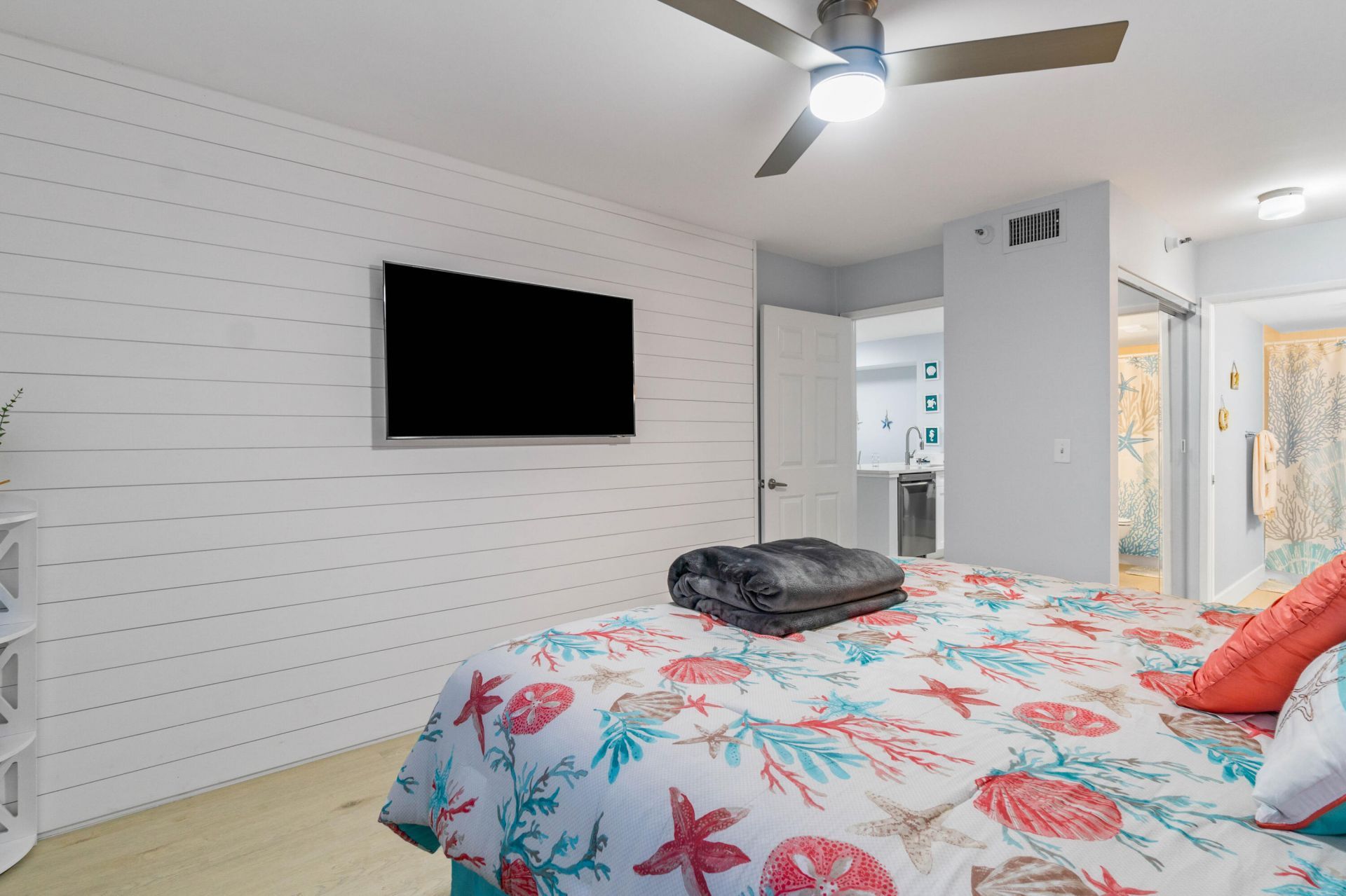 140 Yacht Club Way, Unit 107, Hypoluxo, FL 33462 Photo