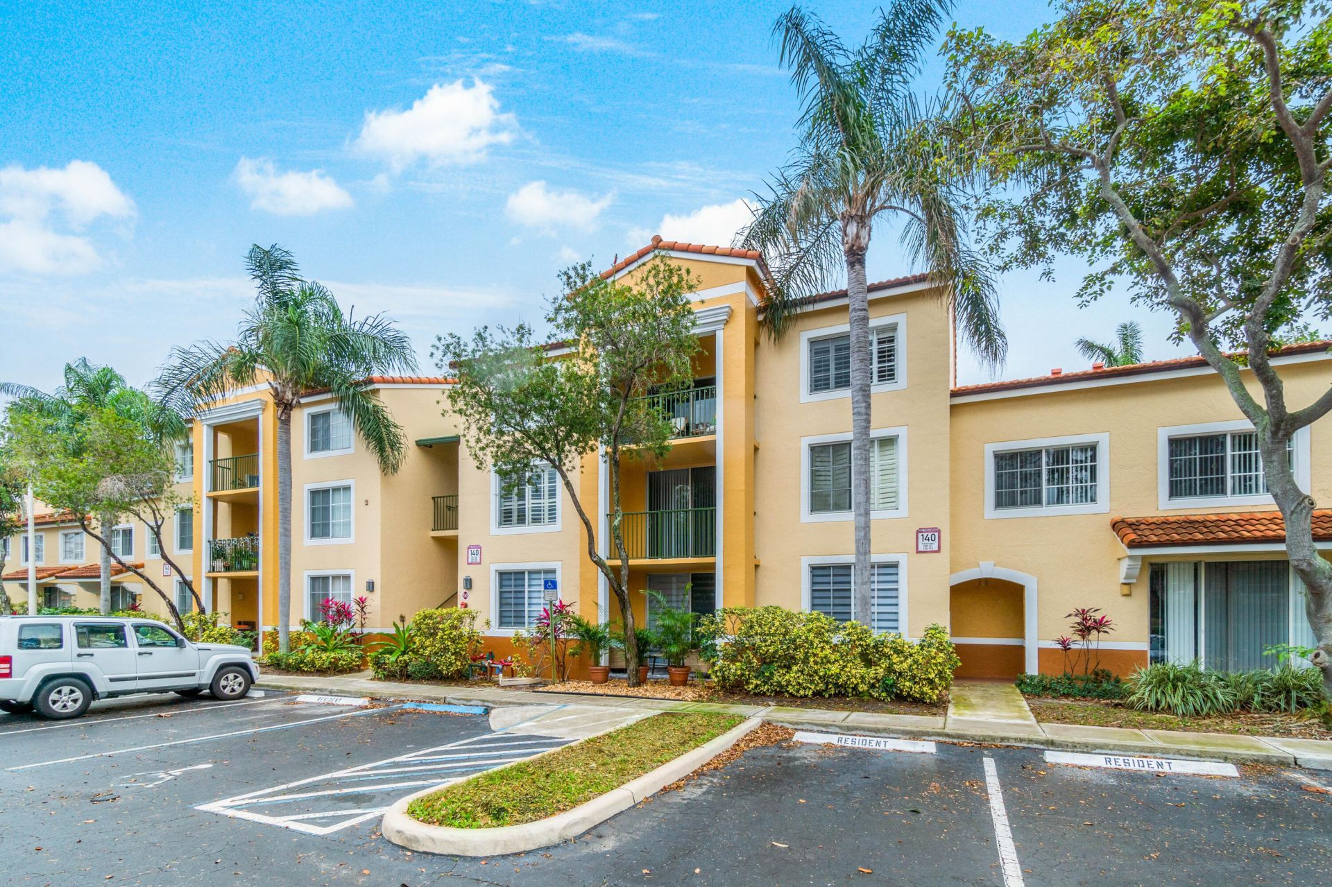 140 Yacht Club Way, Unit 107, Hypoluxo, FL 33462 Photo