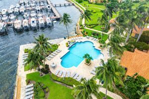 140 Yacht Club Way, Unit 107, Hypoluxo, FL 33462 Photo