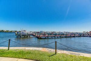 140 Yacht Club Way, Unit 107, Hypoluxo, FL 33462 Photo