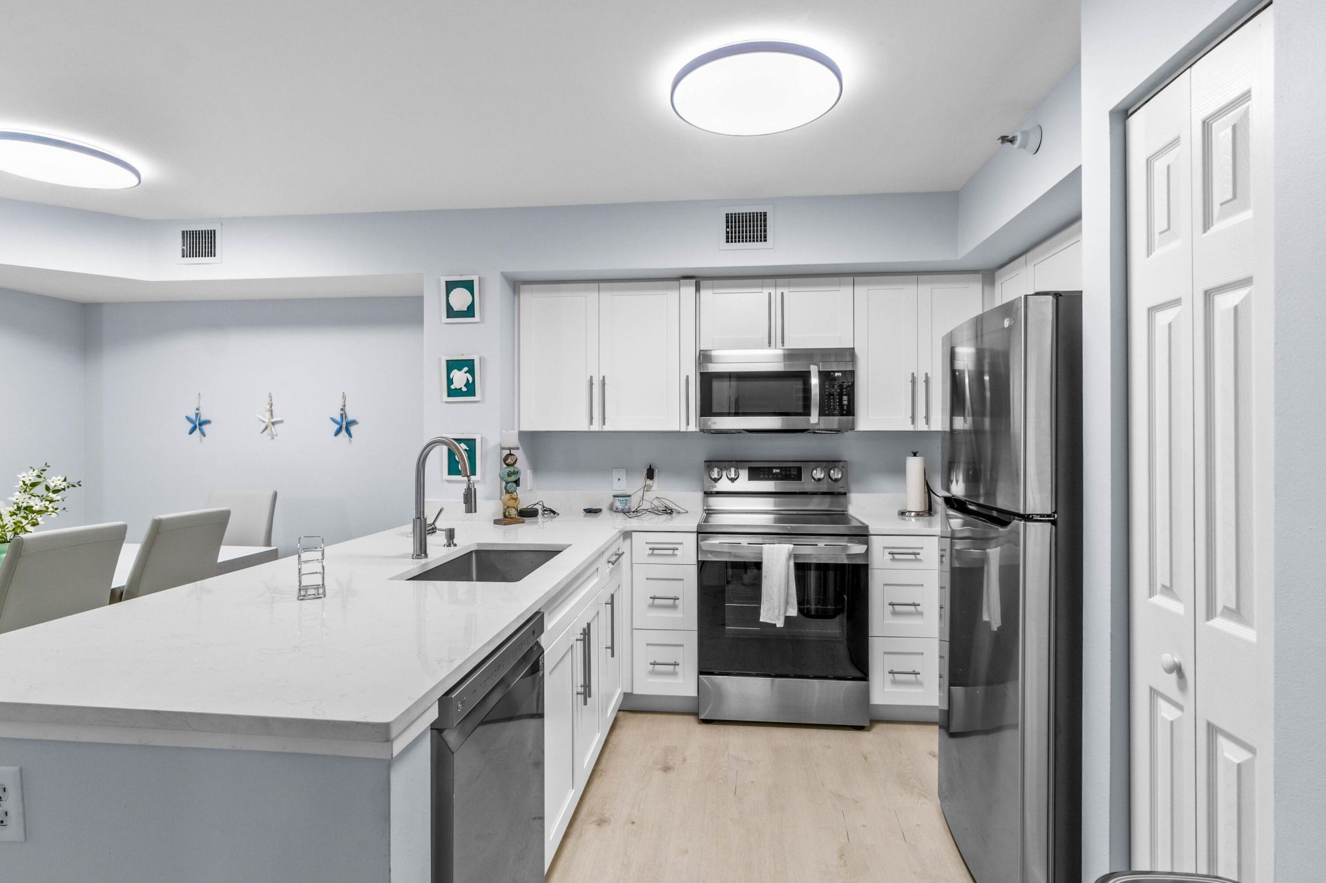 140 Yacht Club Way, Unit 107, Hypoluxo, FL 33462 Photo