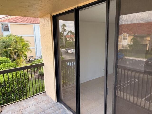 5661 Riverside Drive, Unit 203b7, Coral Springs, FL 33067 Photo