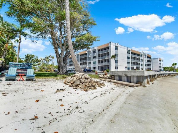 1516 S Lakeside Dr, Unit 105, Lake Worth, FL 33460