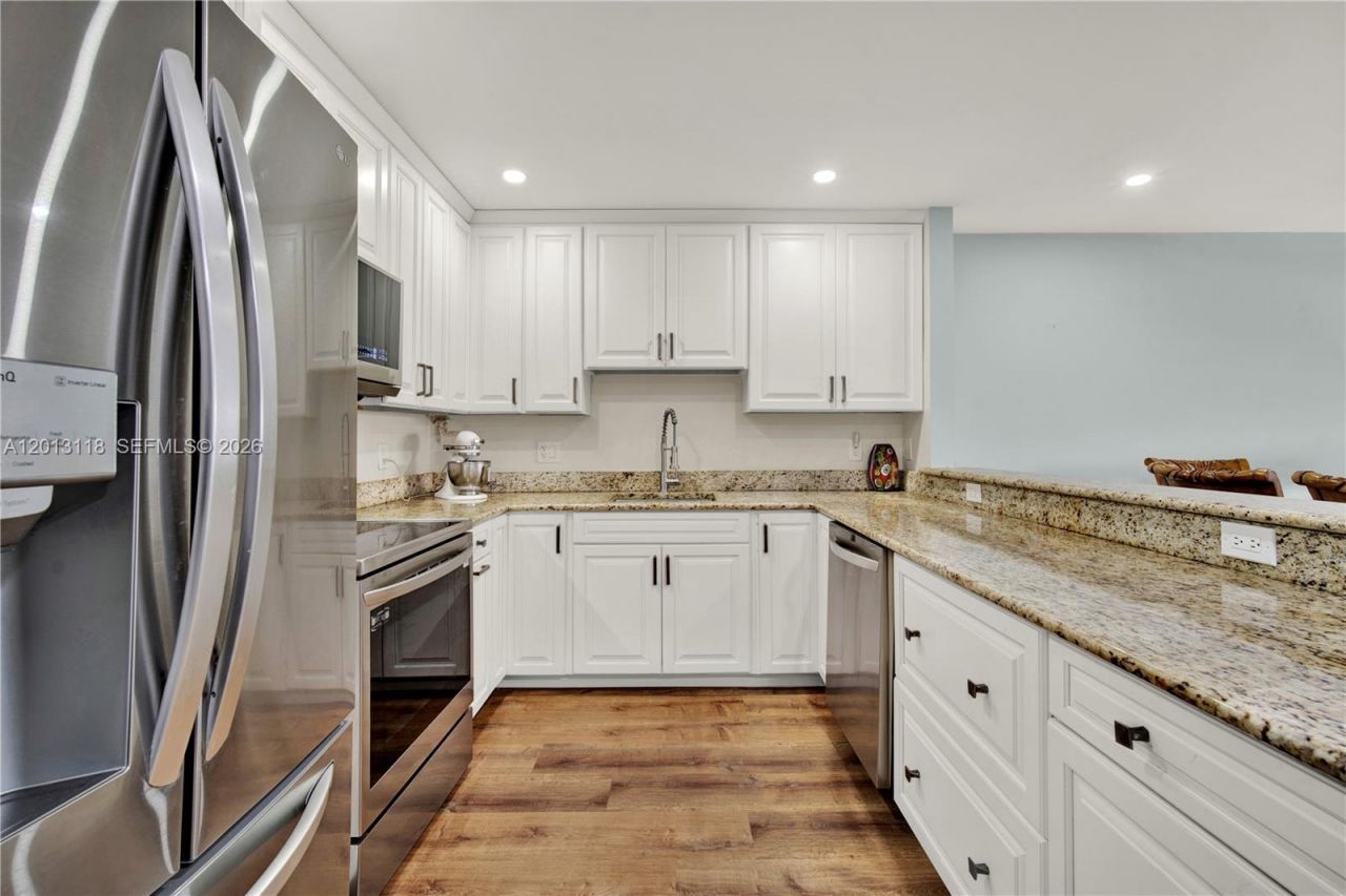 1516 S Lakeside Dr, Unit 105, Lake Worth, FL 33460 Photo