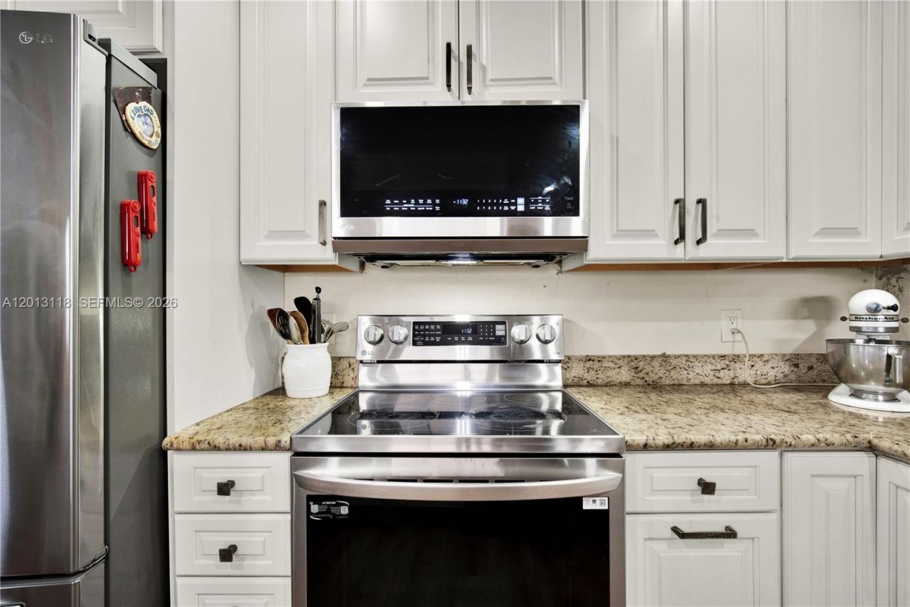 1516 S Lakeside Dr, Unit 105, Lake Worth, FL 33460 Photo