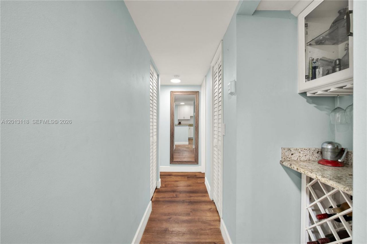 1516 S Lakeside Dr, Unit 105, Lake Worth, FL 33460 Photo
