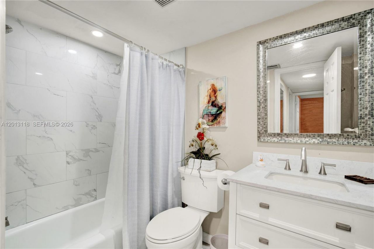 1516 S Lakeside Dr, Unit 105, Lake Worth, FL 33460 Photo