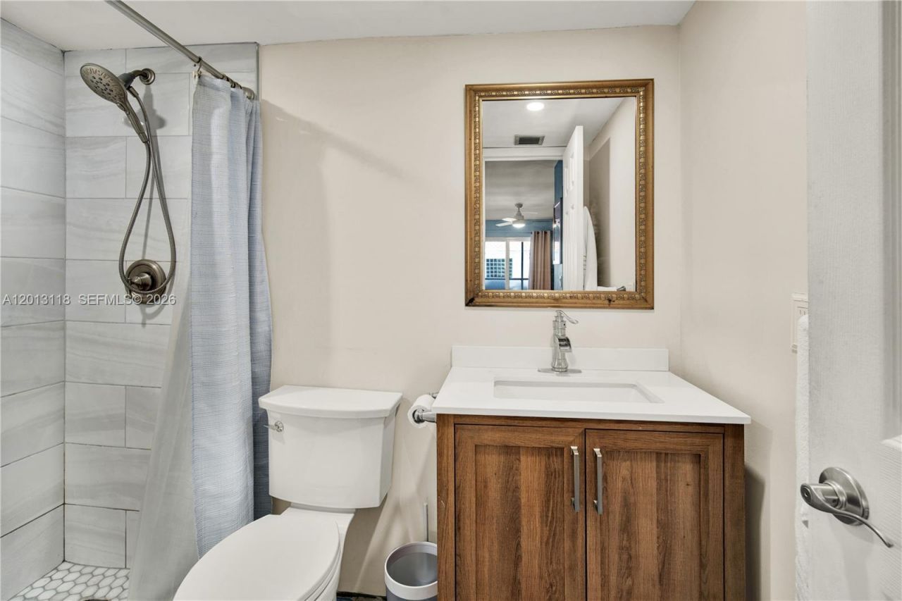 1516 S Lakeside Dr, Unit 105, Lake Worth, FL 33460 Photo