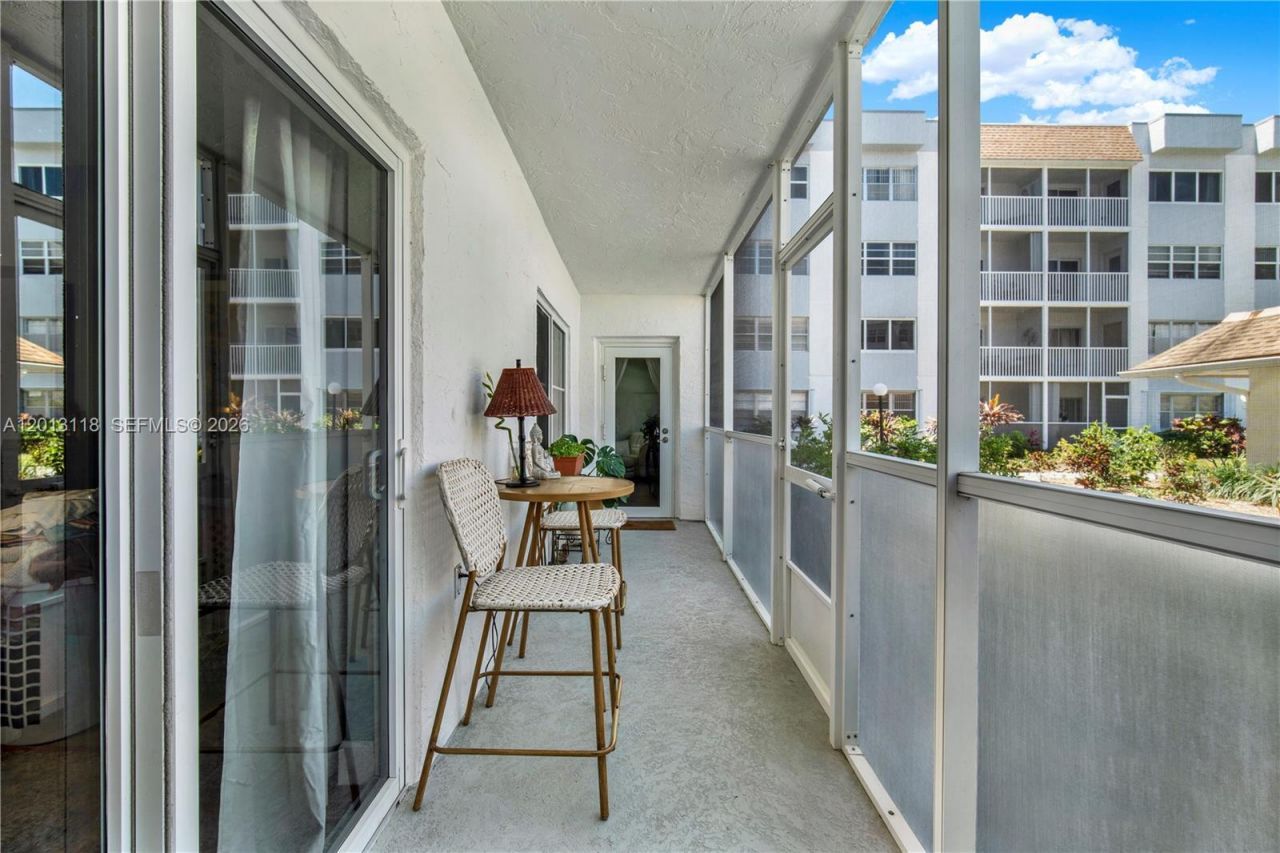 1516 S Lakeside Dr, Unit 105, Lake Worth, FL 33460 Photo