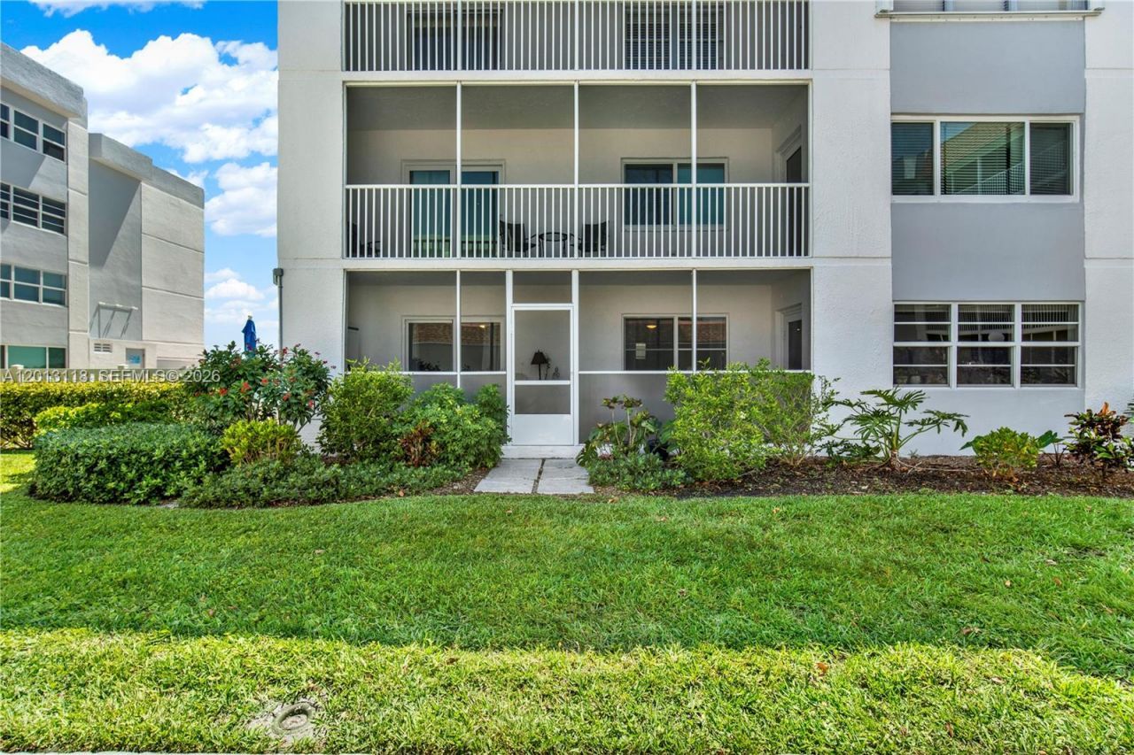 1516 S Lakeside Dr, Unit 105, Lake Worth, FL 33460 Photo