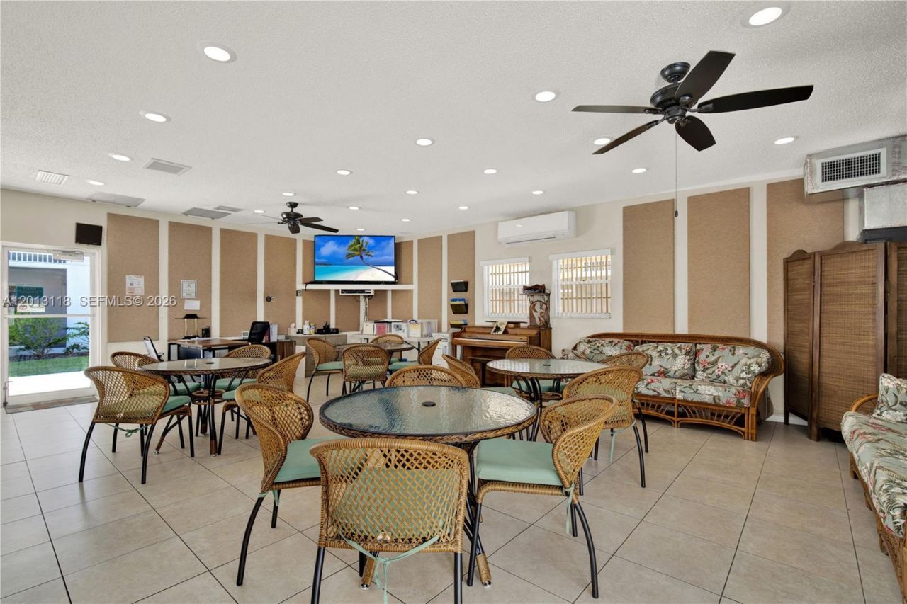 1516 S Lakeside Dr, Unit 105, Lake Worth, FL 33460 Photo