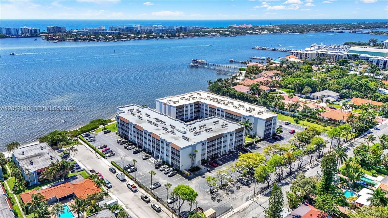 1516 S Lakeside Dr, Unit 105, Lake Worth, FL 33460 Photo