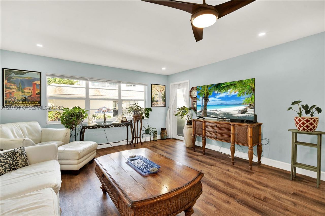 1516 S Lakeside Dr, Unit 105, Lake Worth, FL 33460 Photo