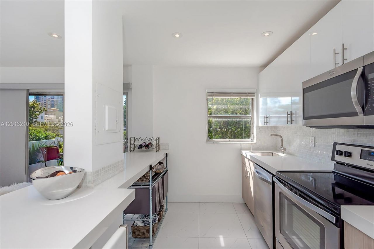 221 Meridian Ave, Unit 314, Miami Beach, FL 33139 Photo