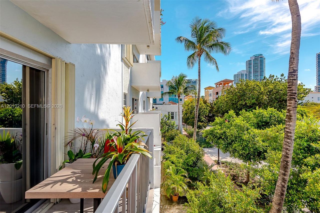 221 Meridian Ave, Unit 314, Miami Beach, FL 33139 Photo