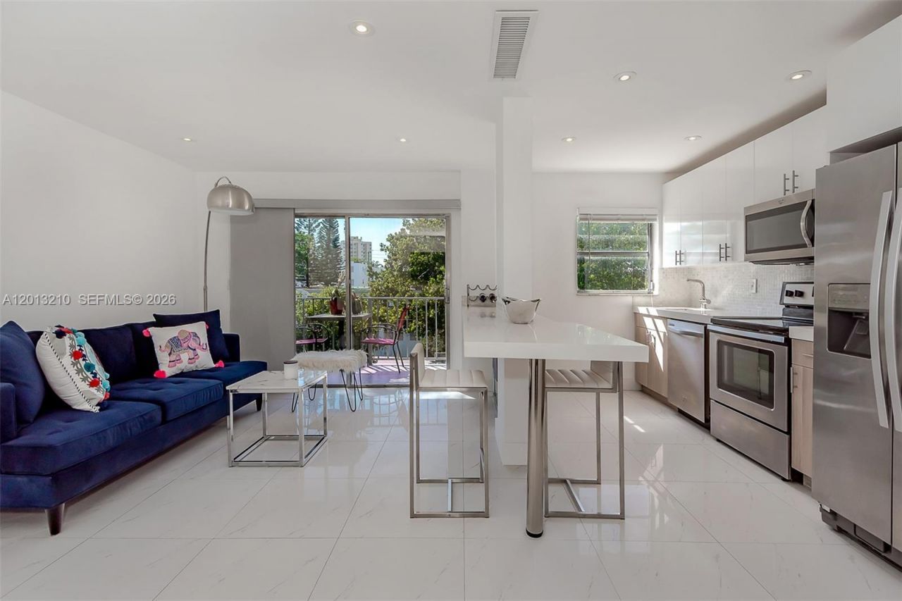 221 Meridian Ave, Unit 314, Miami Beach, FL 33139 Photo