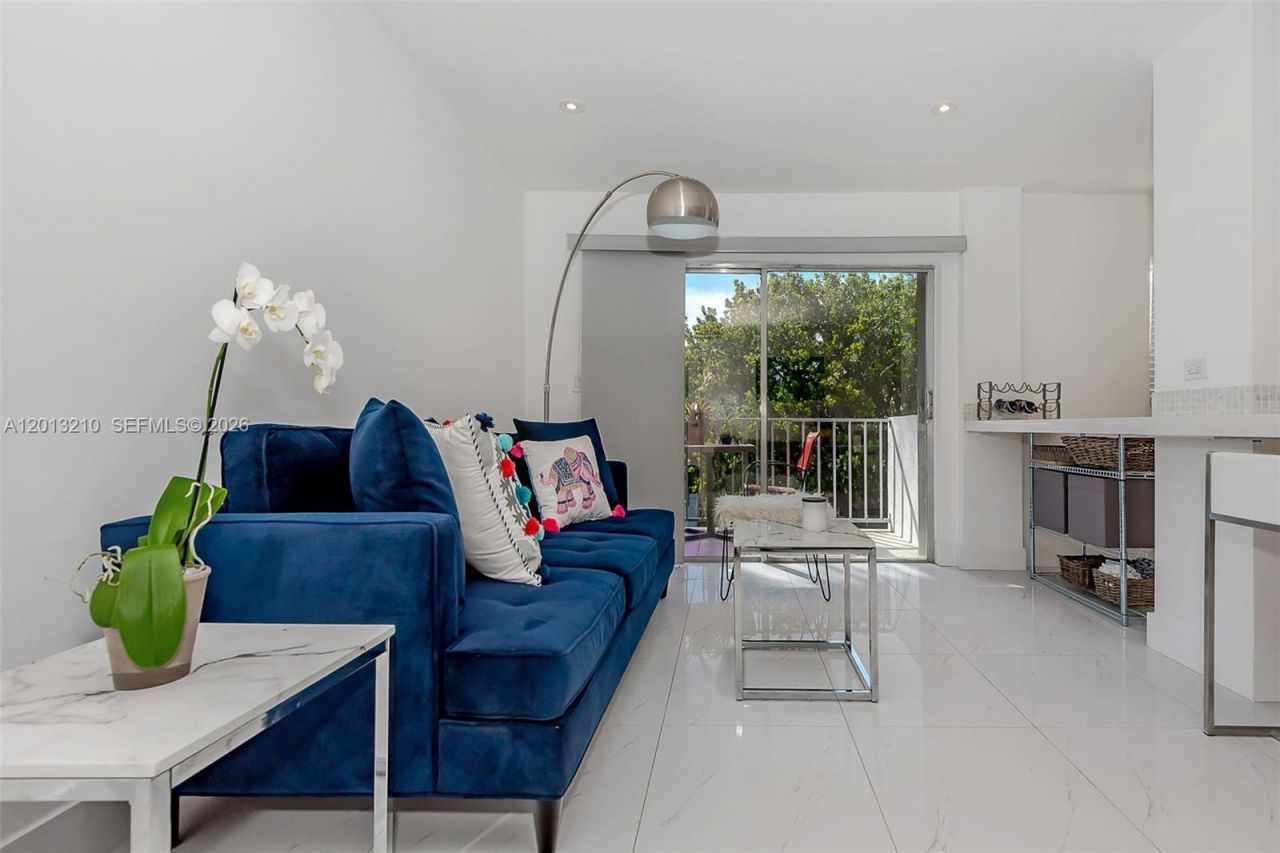 221 Meridian Ave, Unit 314, Miami Beach, FL 33139 Photo