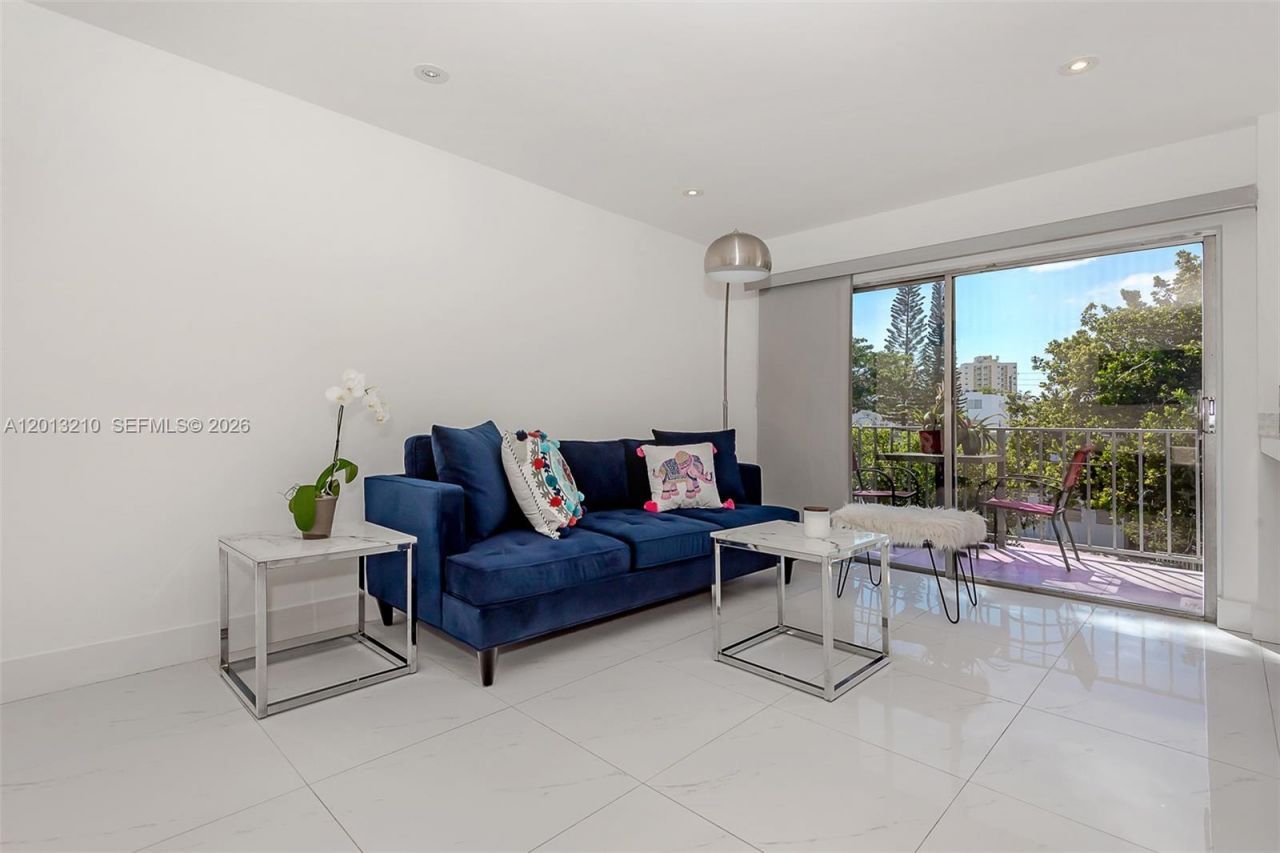 221 Meridian Ave, Unit 314, Miami Beach, FL 33139 Photo