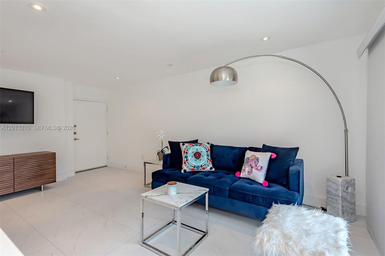 221 Meridian Ave, Unit 314, Miami Beach, FL 33139 Photo