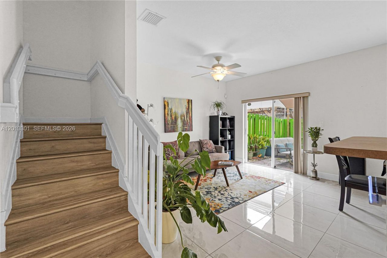 9354 SW 220th St, Cutler Bay, FL 33190 Photo