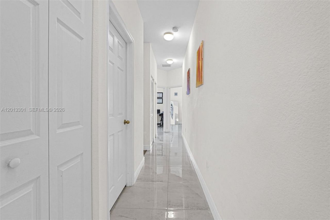 9354 SW 220th St, Cutler Bay, FL 33190 Photo