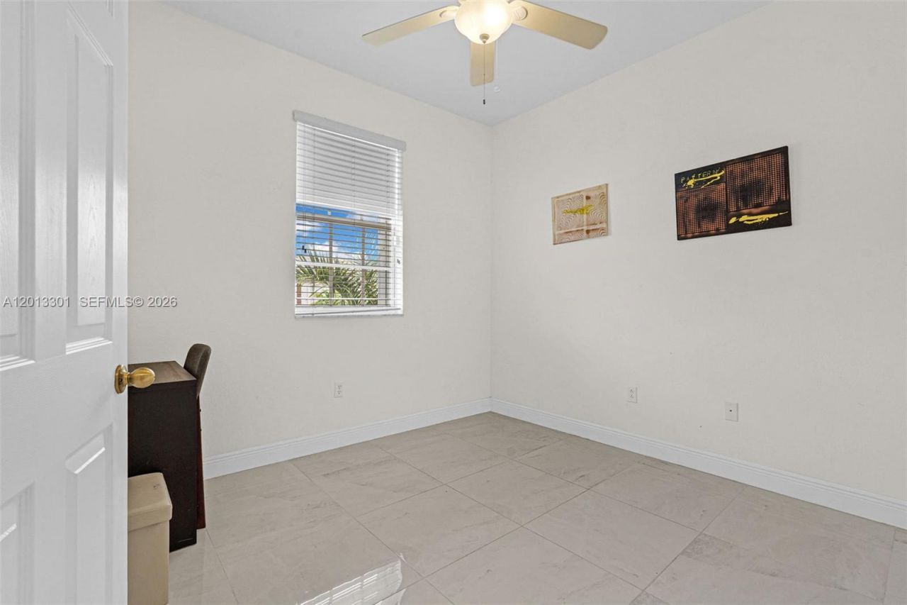 9354 SW 220th St, Cutler Bay, FL 33190 Photo