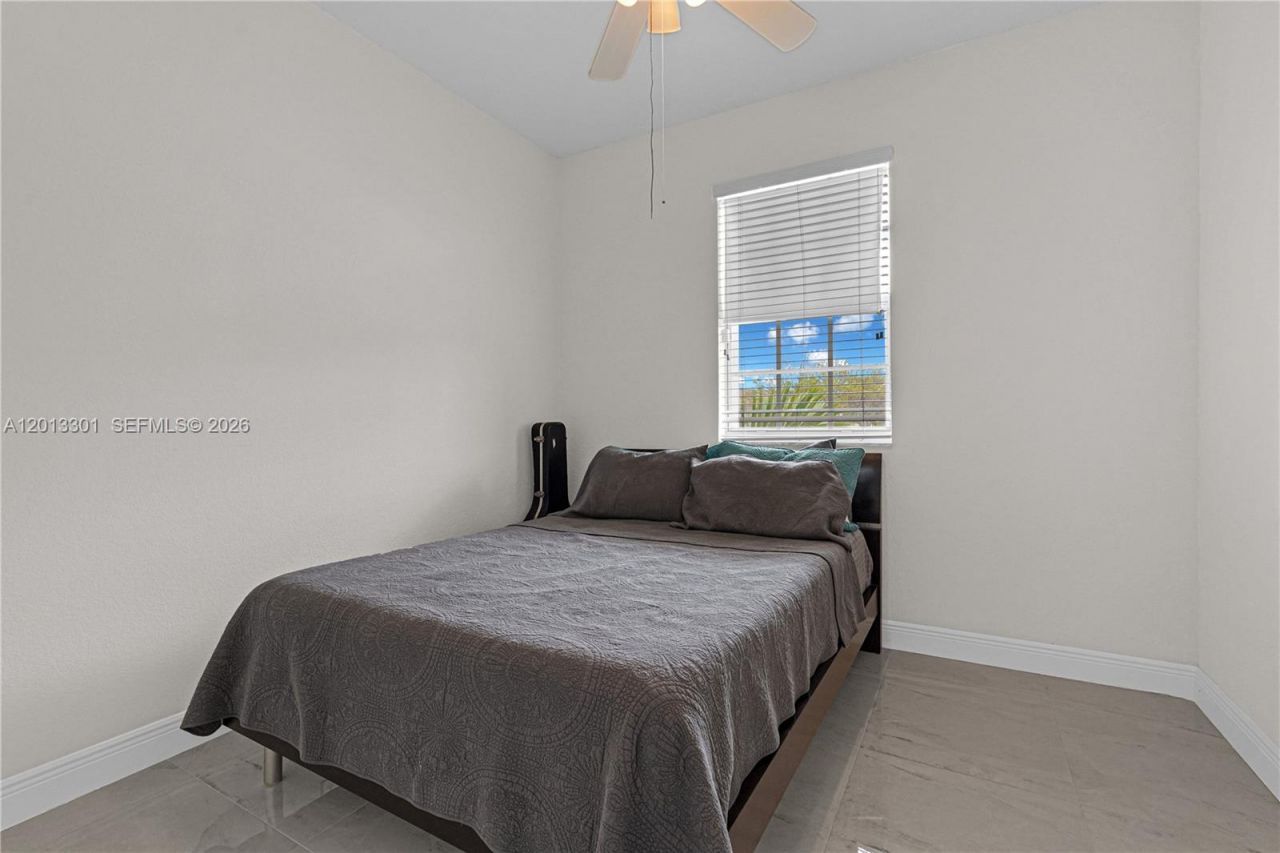 9354 SW 220th St, Cutler Bay, FL 33190 Photo